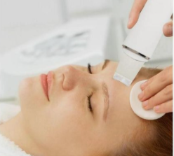 Deep Skin Cleaning with Modern Equipment