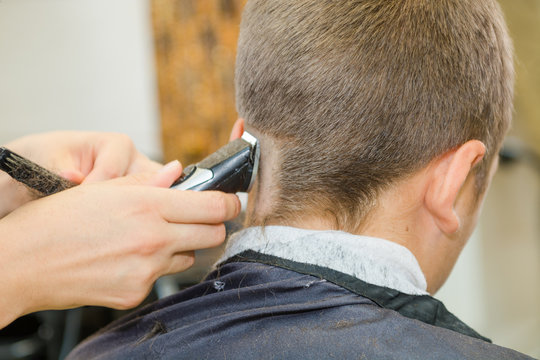 Shaving head hair with a razor