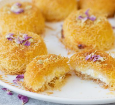 Small Kunafa with Cream and Sauces