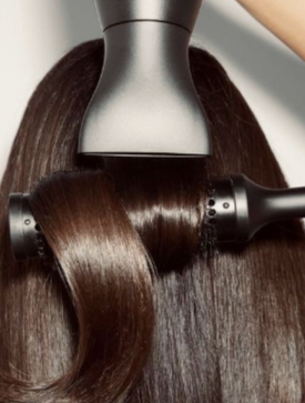 Light long hair blow-dry