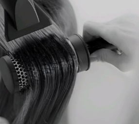 Heavy long hair blow-dry
