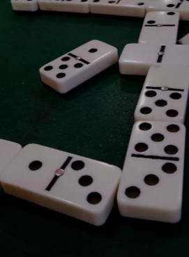 Dominoes