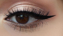 Eyeliner Application