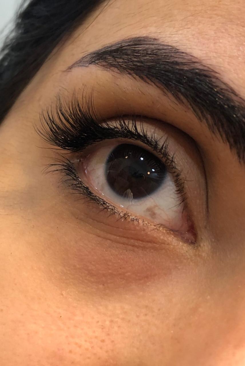 Monthly volume eyelashes - on the tip