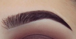 Eyebrow drawing with pencil