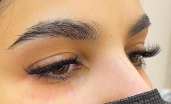 Wispy monthly eyelashes - Full