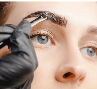 Eyebrow tinting