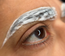 eyebroe bleaching