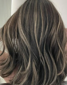 Highlights dyed for medium hair
